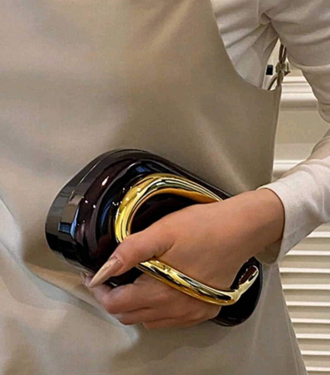 Black Acrylic Clutch with a Gold-Toned C-shaped Hand-Held Evening Glamorous Fancy Marbling Bag For Women Box Bag Chain Holder Shoulder Strap Casual Retro Bag Party Atmospheric Temperature Bag