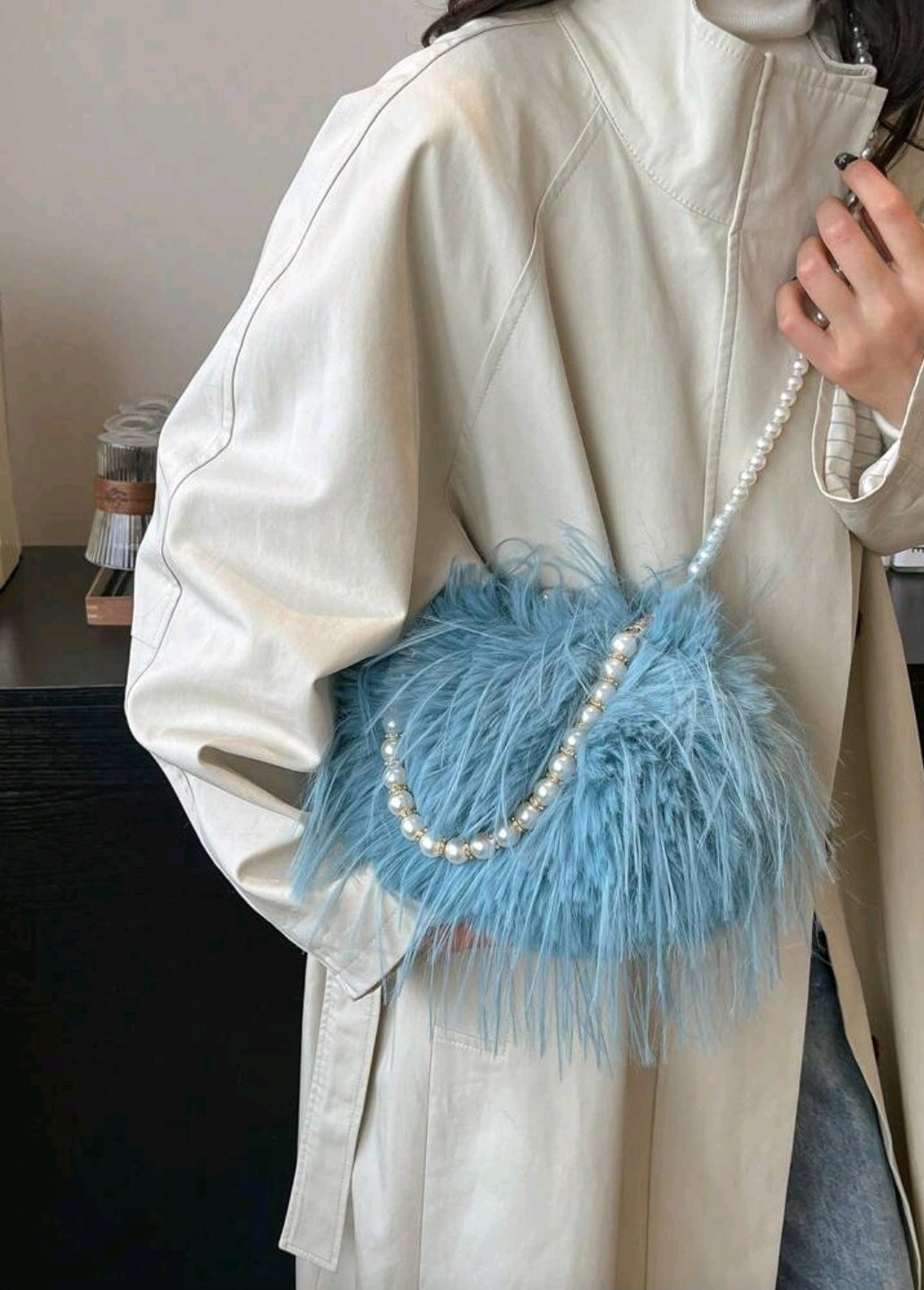 Ostrich Feather Evening Bags Fluffy Clutches for Women, Vintage Pearl Purse for Daily Commute and Phone Pouch (Blue)