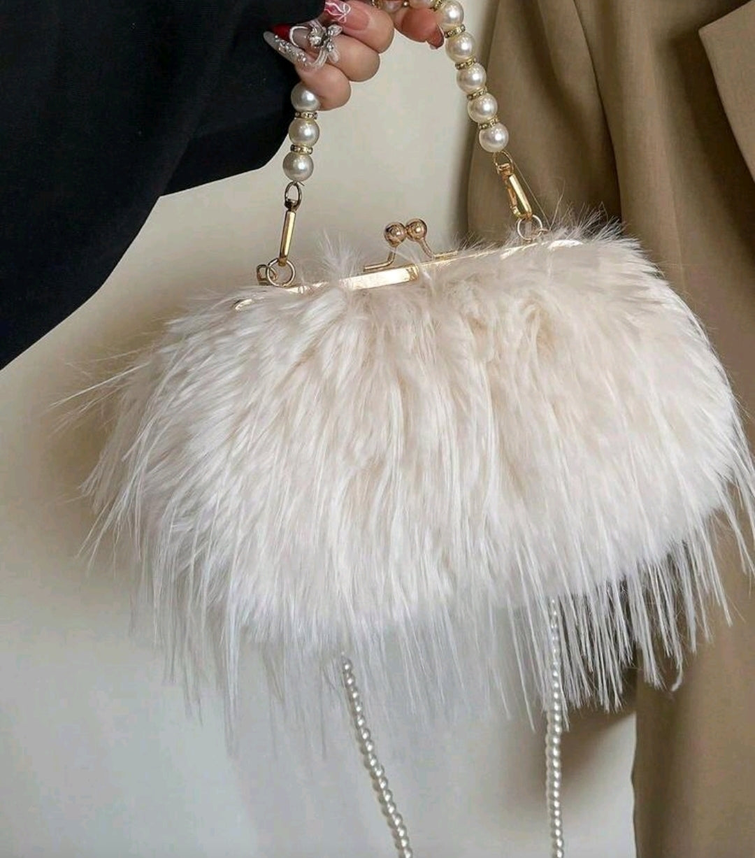 Ostrich Feather Evening Bags Fluffy Clutches for Women, Vintage Pearl Purse for Daily Commute and Phone Pouch (White)