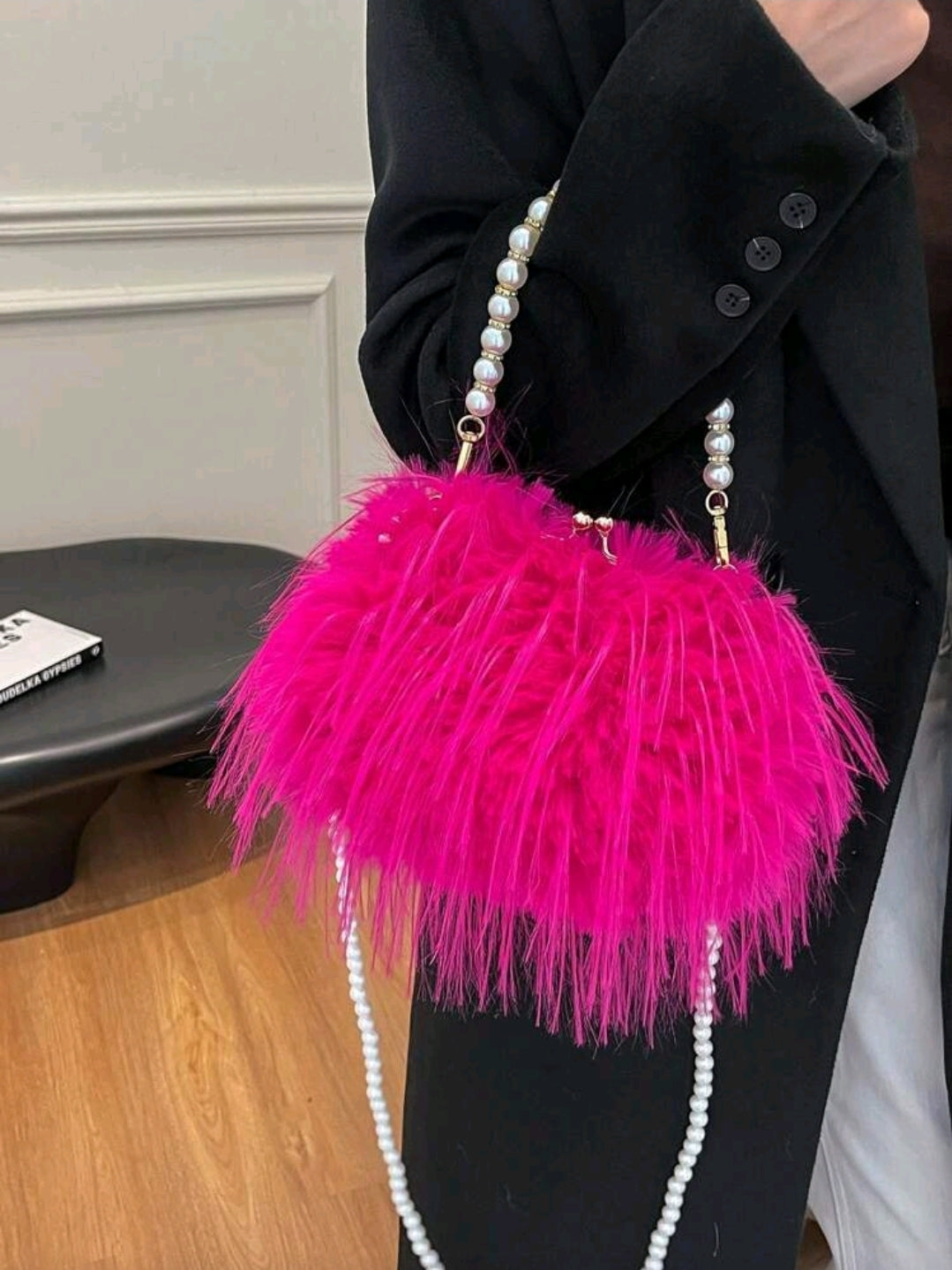 Ostrich Feather Evening Bags Fluffy Clutches for Women, Vintage Pearl Purse for Daily Commute and Phone Pouch (Hot Pink)